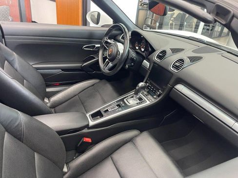 Used 2017 Porsche 718 Boxster image 14