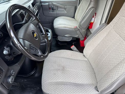 Used 2021 Chevrolet Express 4500 4500 Van w/ Power Convenience Package image 17