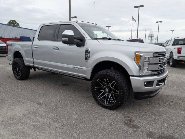 Used 2017 Ford F250 Platinum w/ Platinum Ultimate Package AWD/4WD image 2