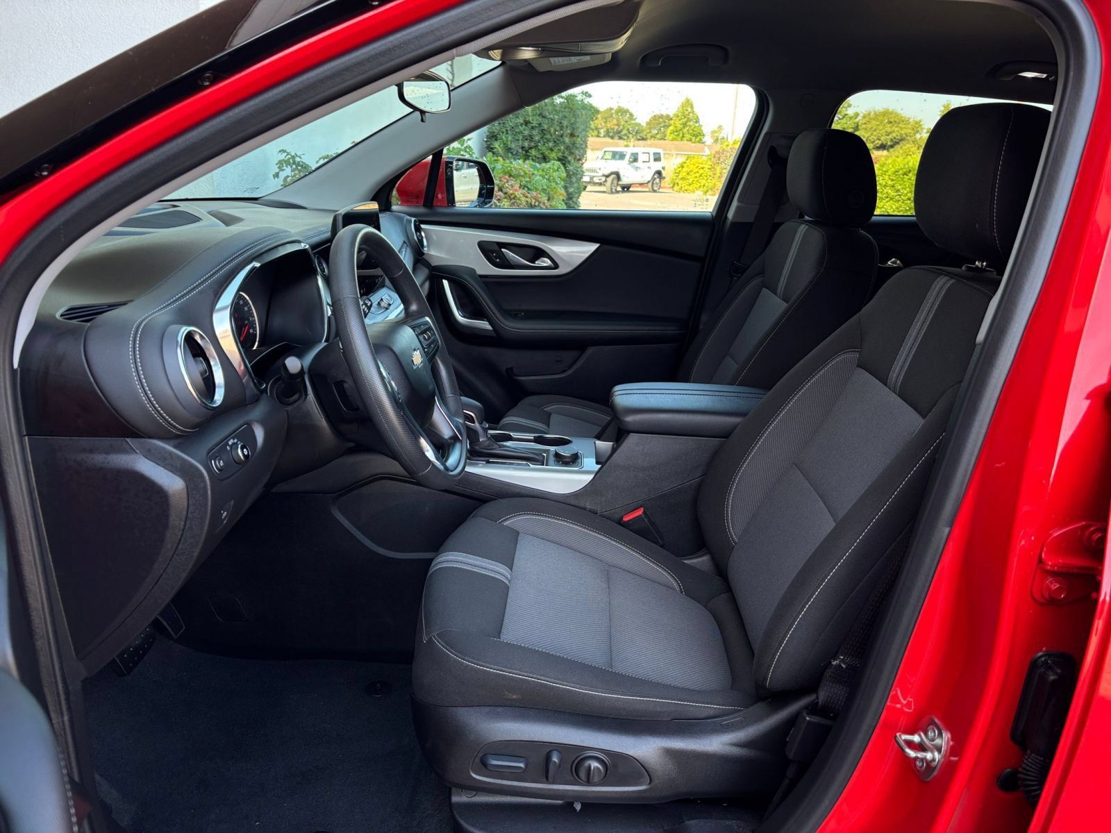 Used 2026 Chevrolet Blazer LT FWD image 27