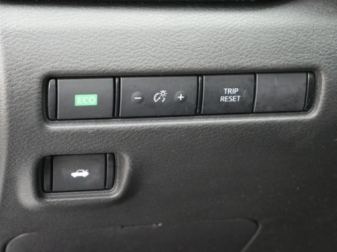 Certified 2023 Nissan Sentra SV image 5