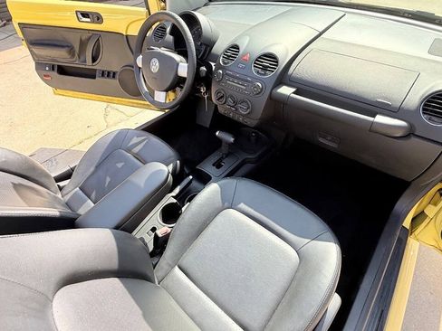 Used 2007 Volkswagen Beetle Convertible w/ Package 1 FWD image 48
