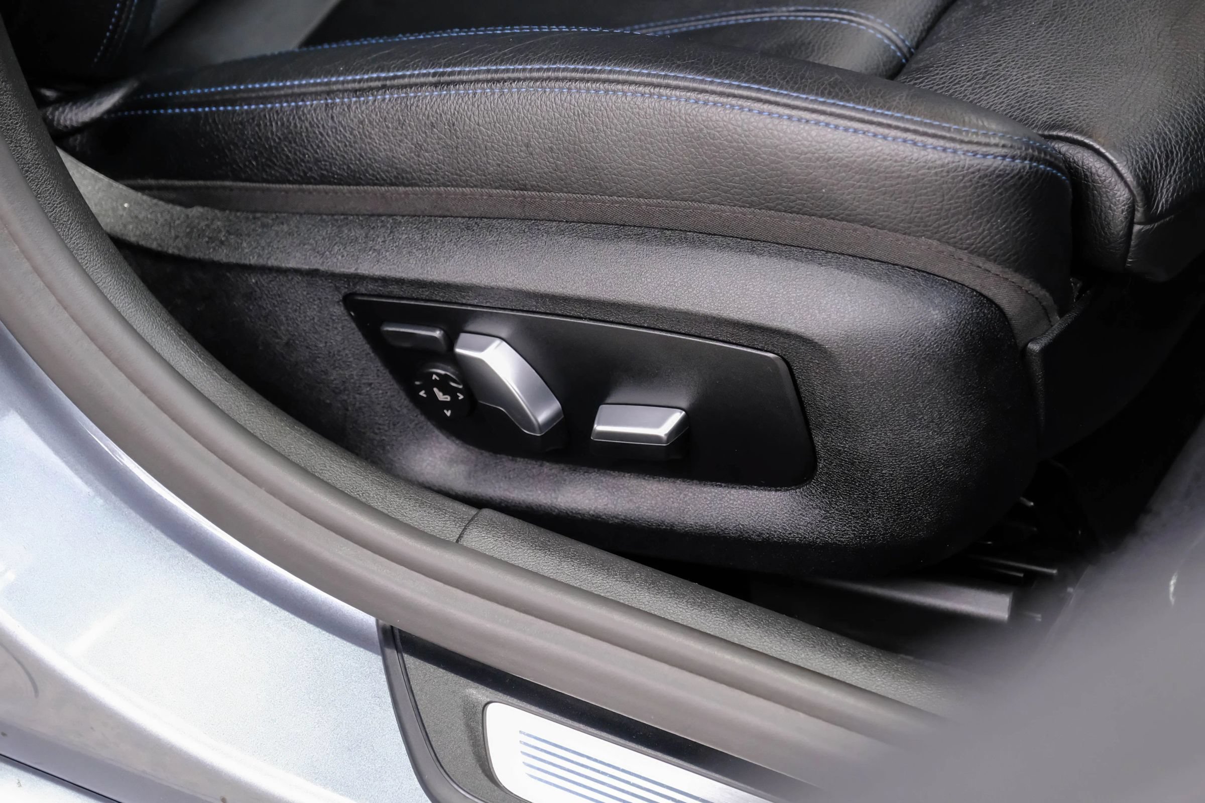 Used 2017 BMW 540i RWD image 47