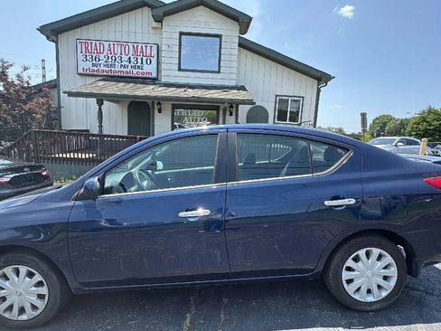 Used 2013 Nissan Versa SV image 8
