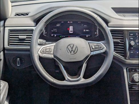 Certified 2023 Volkswagen Atlas SE FWD image 12