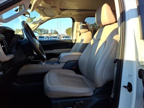 Used 2022 Ford Expedition Max Limited image 20