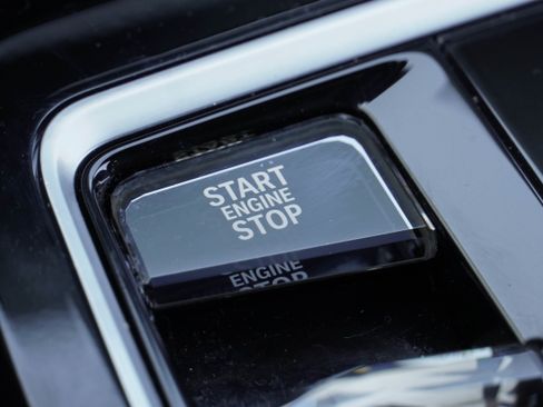 Certified 2023 BMW 760i xDrive AWD/4WD image 16