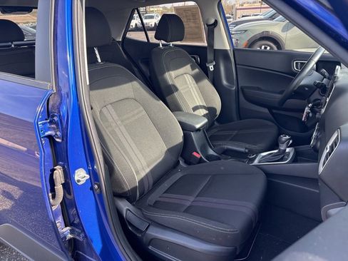 Used 2022 Hyundai Venue SEL image 11
