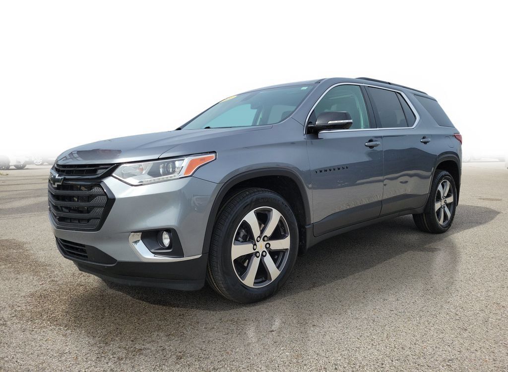 Used 2021 Chevrolet Traverse LT w/ LT Premium Package AWD/4WD image 2