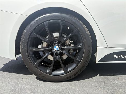 Used 2014 BMW 320i Sedan RWD image 11