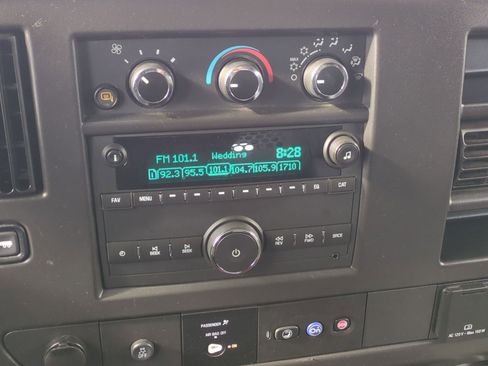 Used 2024 Chevrolet Express 2500 w/ Driver Convenience Package RWD image 16