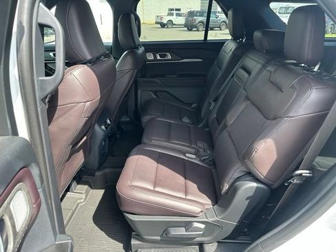 Used 2026 Ford Explorer Platinum AWD/4WD image 6