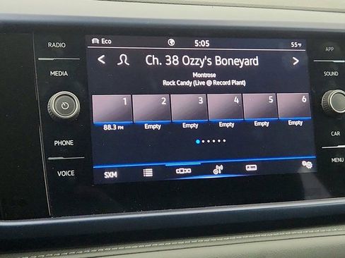 Used 2024 Volkswagen Taos SE image 17