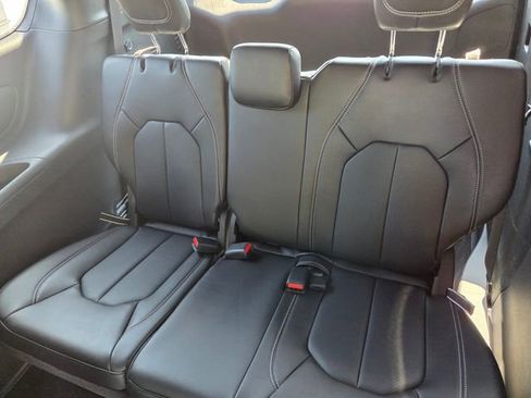 New 2026 Chrysler Pacifica Select image 6