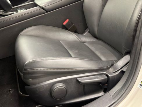 Used 2023 MAZDA MAZDA3 s image 13