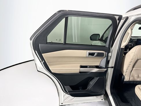 Used 2022 Ford Explorer XLT w/ Equipment Group 202A image 26