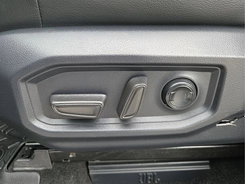 Used 2023 Toyota Tundra Limited AWD/4WD image 15