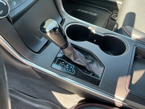 Used 2017 Toyota Camry SE FWD image 15
