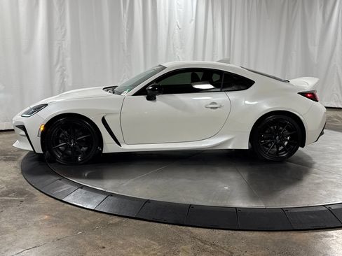 Used 2025 Toyota GR86 Premium w/ ALL Weather Mat Package (TMS) RWD image 6