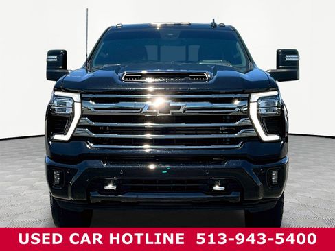 Used 2024 Chevrolet Silverado 2500 High Country w/ High Country Premium Package AWD/4WD image 2