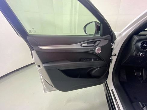 New 2025 Alfa Romeo Stelvio Sprint image 20