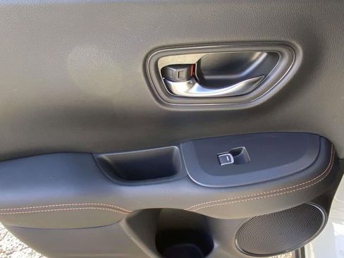 Used 2024 Honda HR-V Sport image 11