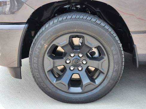 New 2026 RAM 1500 Express AWD/4WD image 9