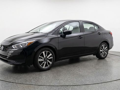 Used 2025 Nissan Versa SV FWD image 3