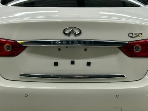 Used 2015 INFINITI Q50 Premium w/ Technology Package RWD image 11