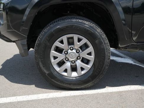Used 2019 Toyota Tacoma SR5 RWD image 10