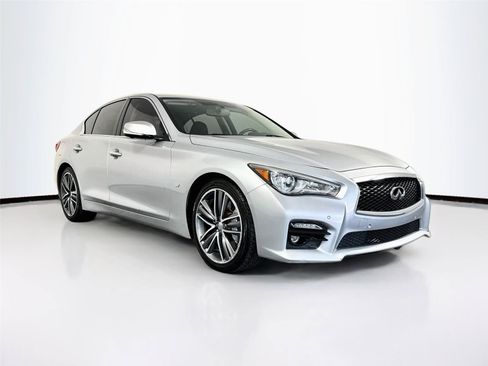 Used 2015 INFINITI Q50 w/ Deluxe Touring Package RWD image 4