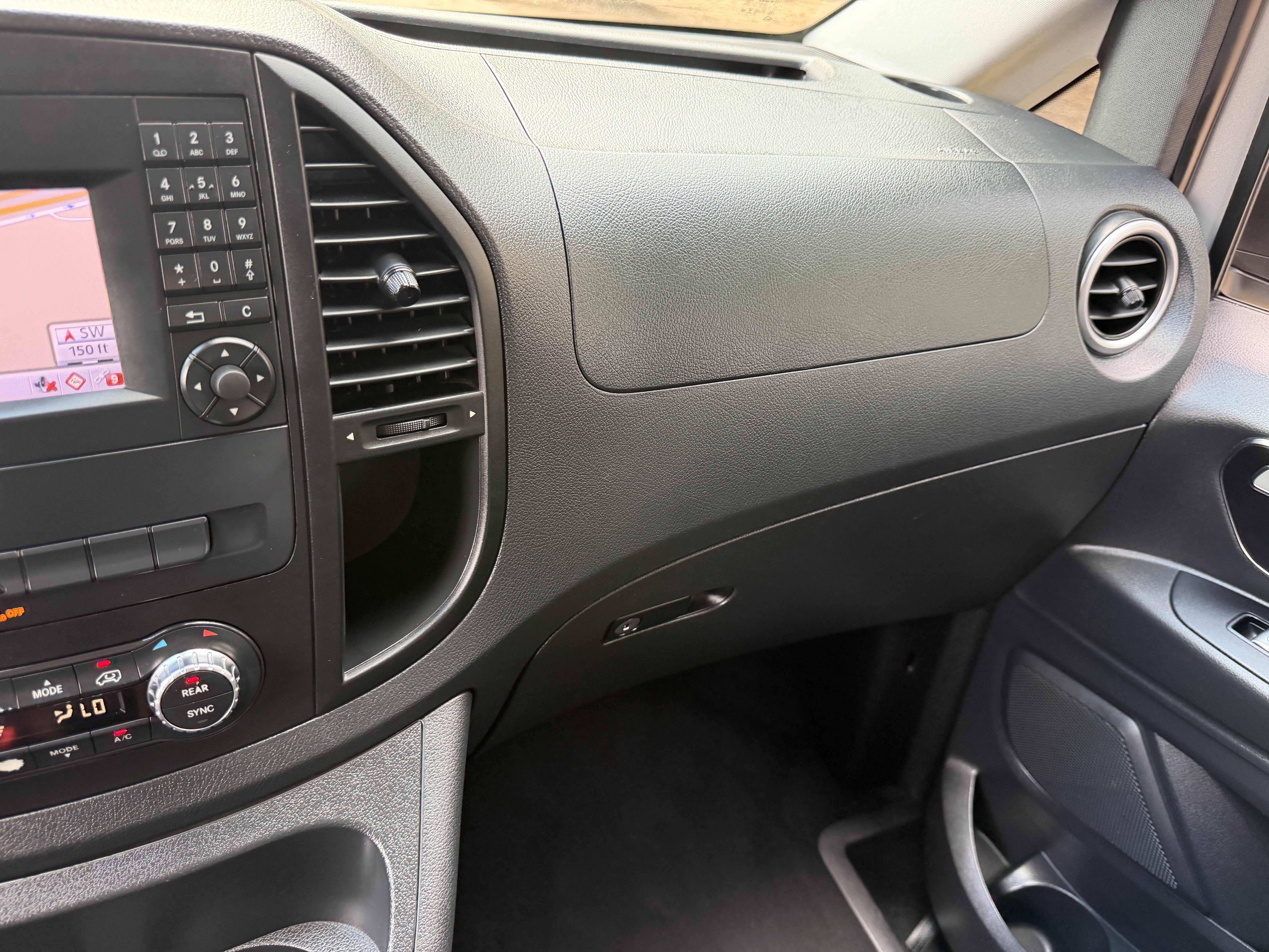 Used 2016 Mercedes-Benz Metris Passenger image 30