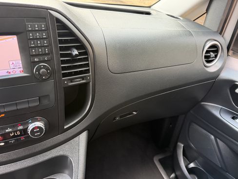 Used 2016 Mercedes-Benz Metris Passenger image 30