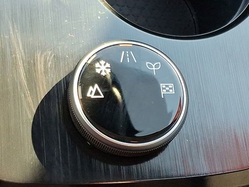 Used 2024 Nissan Rogue SV image 26