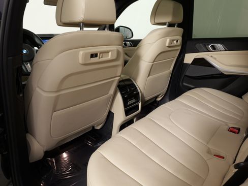 Used 2021 BMW X5 M50i w/ Premium Package image 37