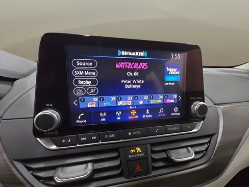 Used 2025 Nissan Altima 2.5 SV FWD image 24