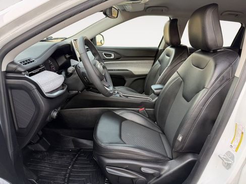 Used 2022 Jeep Compass Latitude image 14