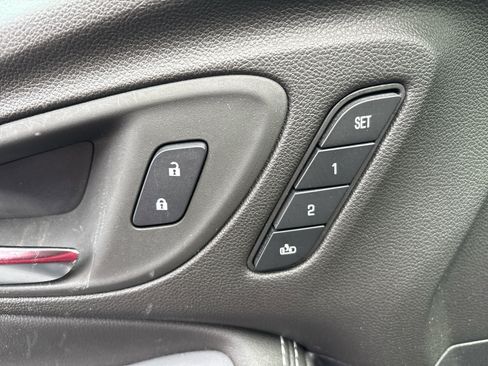 Used 2024 Buick Encore GX Avenir w/ Avenir Technology Package image 12