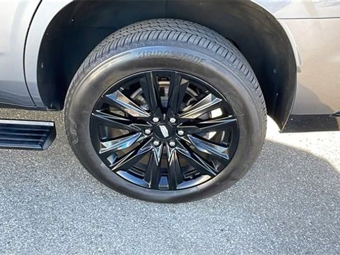 Used 2021 Cadillac Escalade Sport w/ Driver Assist Tech Package image 32