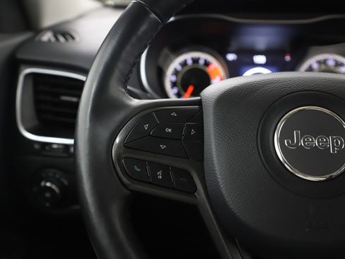 Used 2019 Jeep Cherokee Trailhawk w/ Cold Weather Group image 27