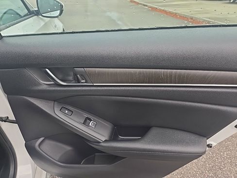 Used 2022 Honda Accord Touring image 34
