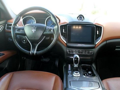 Used 2018 Maserati Ghibli image 17