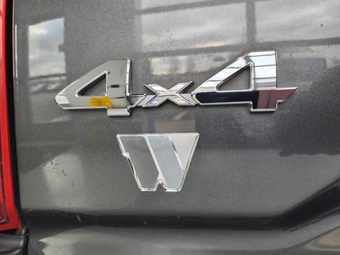 Used 2017 Toyota Tacoma SR w/ Tow Package image 25