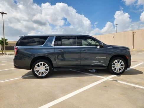 Used 2021 Chevrolet Suburban High Country w/ Premium Package image 4