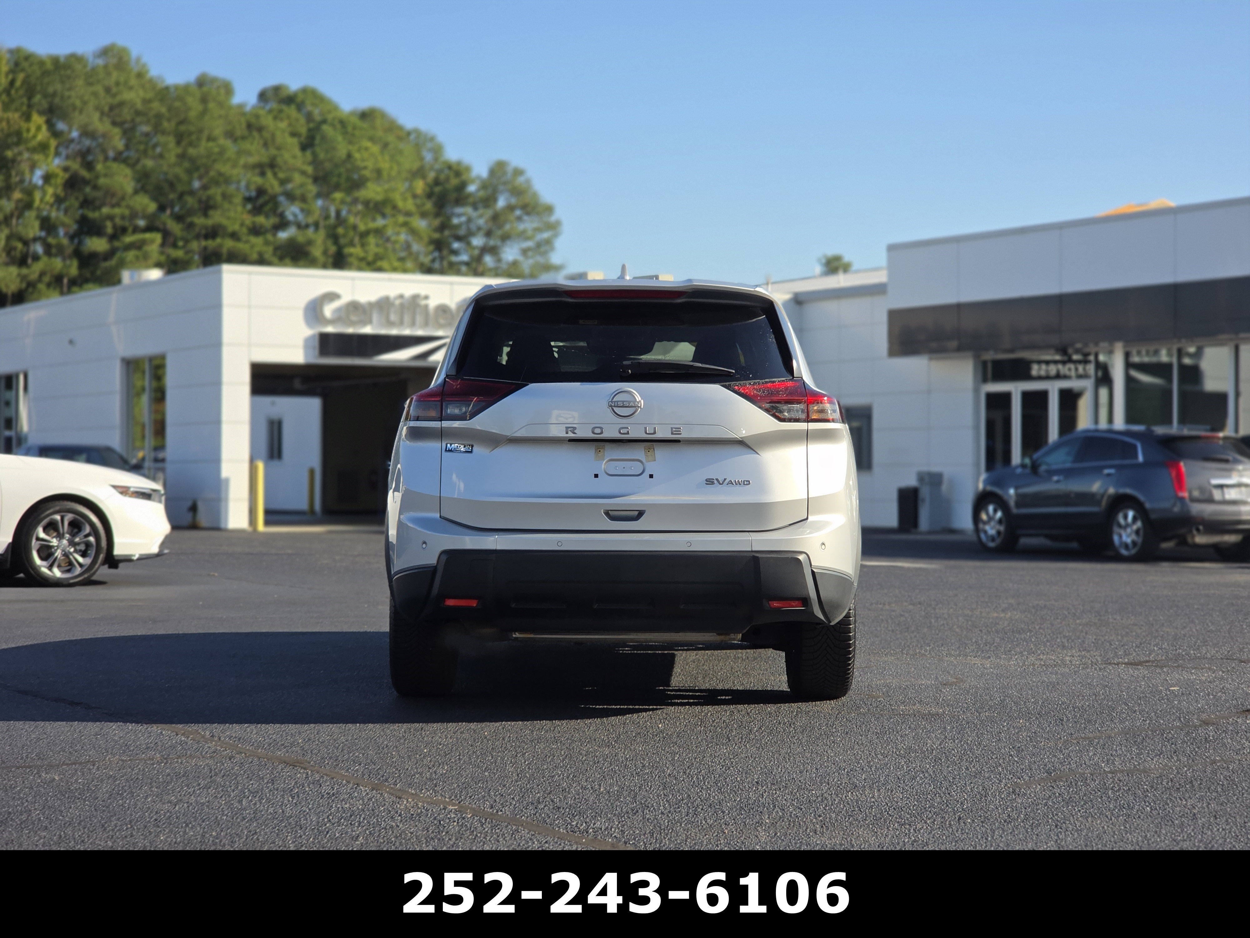 Used 2024 Nissan Rogue SV AWD/4WD image 6