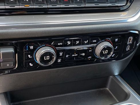 Used 2023 Chevrolet Silverado 1500 High Country w/ High Country Premium Package AWD/4WD image 17