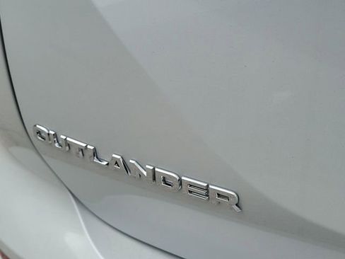New 2026 Mitsubishi Outlander SEL AWD/4WD image 10