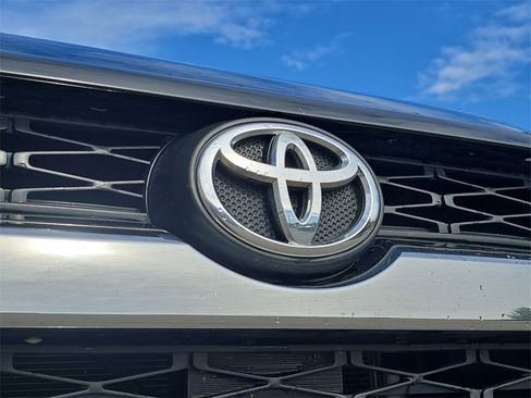 Used 2015 Toyota 4Runner Limited image 32