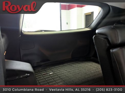 Used 2019 Jeep Cherokee Trailhawk image 11