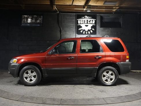 Used 2005 Ford Escape XLT AWD/4WD image 3